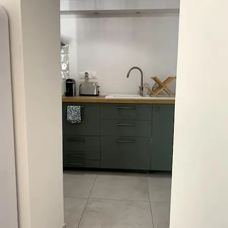 Le Nid Douillet Terrasse La Roquette Appartement Arles